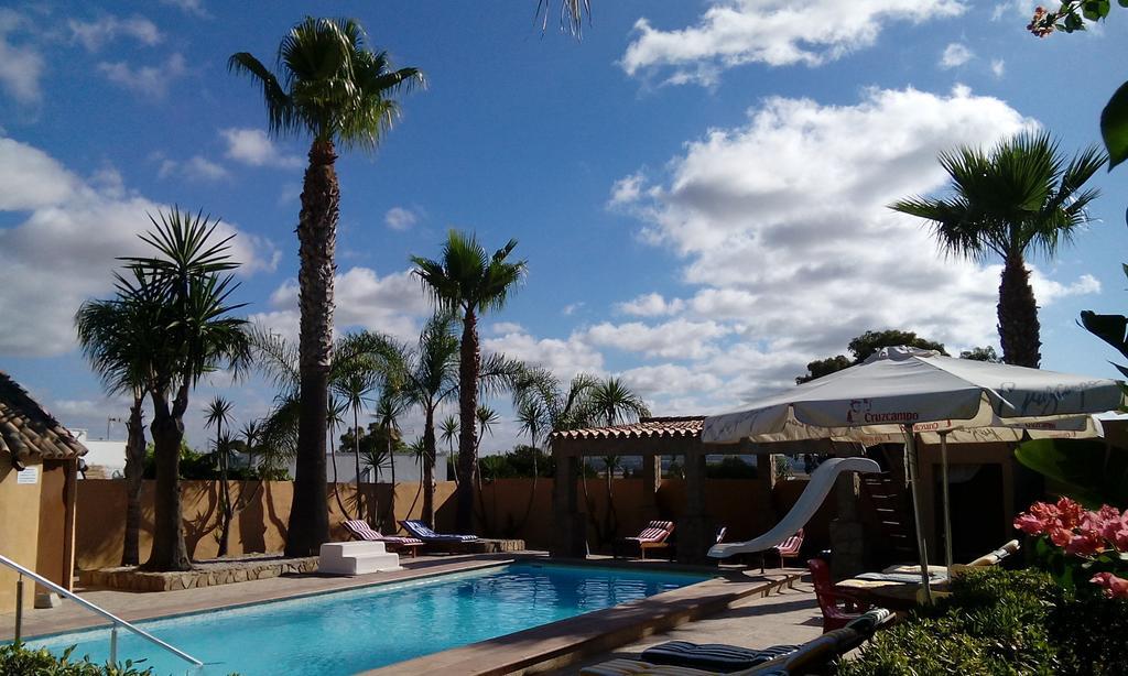 Alojamiento El Chaparro Barbate Junto A La Venta El Loro Exterior photo
